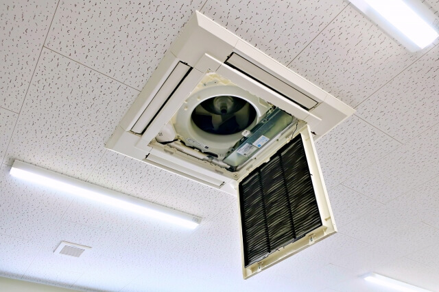 業務用エアコンの買い替え・工事のタイミングは冬～春がおすすめ