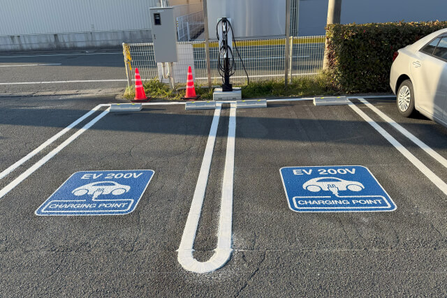 駐車場に電気自動車（EV）の充電スタンドは必要？