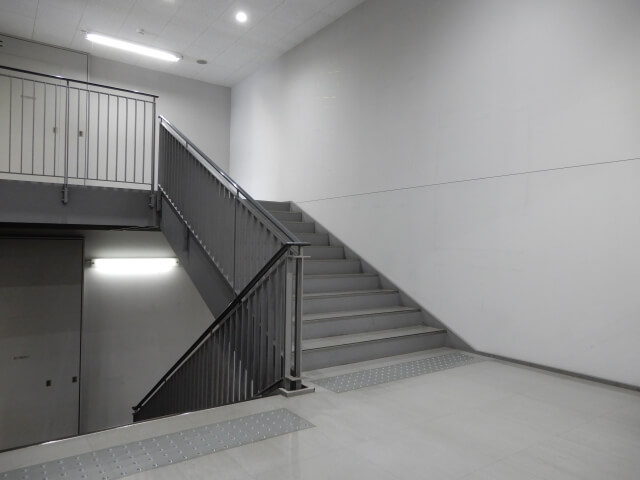 階段通路誘導灯